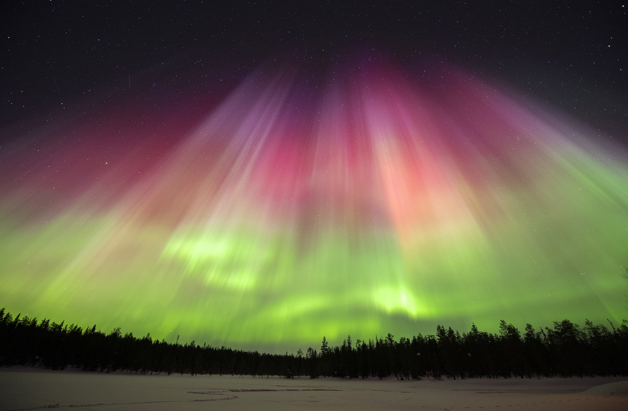 Whispers of the Aurora At Old Mill Äkäsmylly